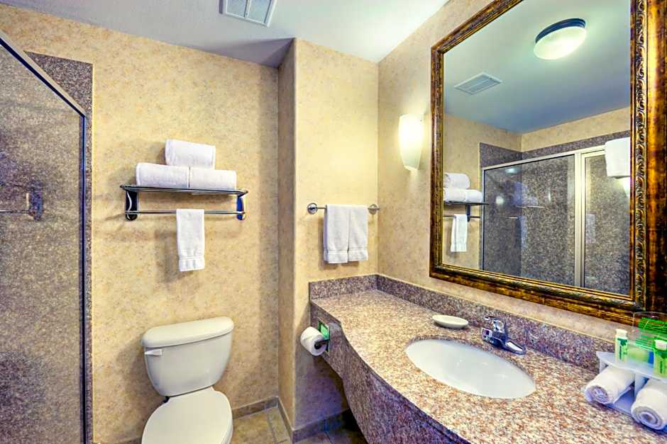 Holiday Inn Express and Suites Granbury By IHG