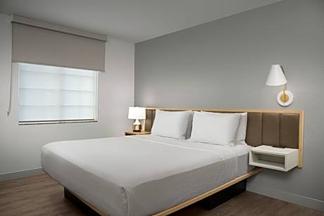 1 Bedroom Suite, 1 King, Sofa bed