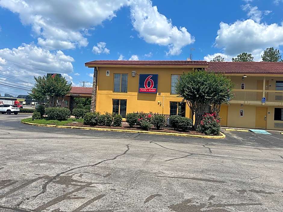 Studio 6 Huntsville, AL University Drive
