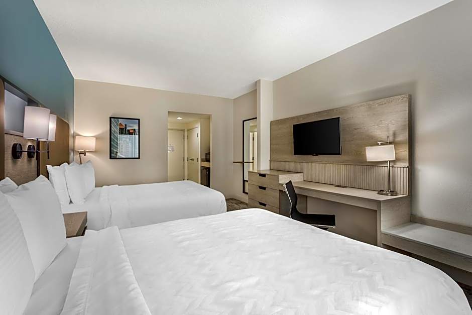 Best Western Plus Airport Inn & Suites