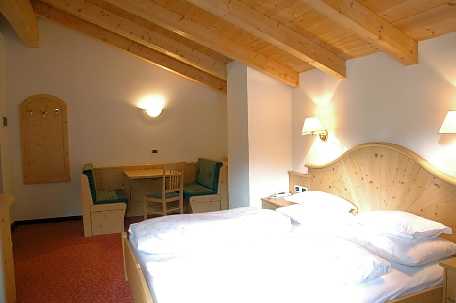 Hotel Falzares