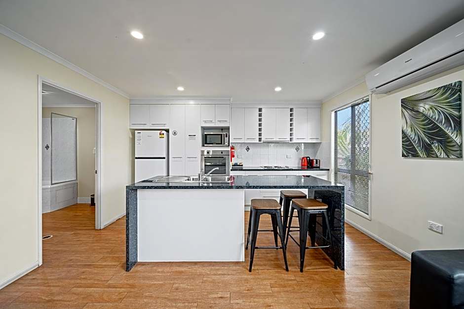 Emerald Motel Apartments