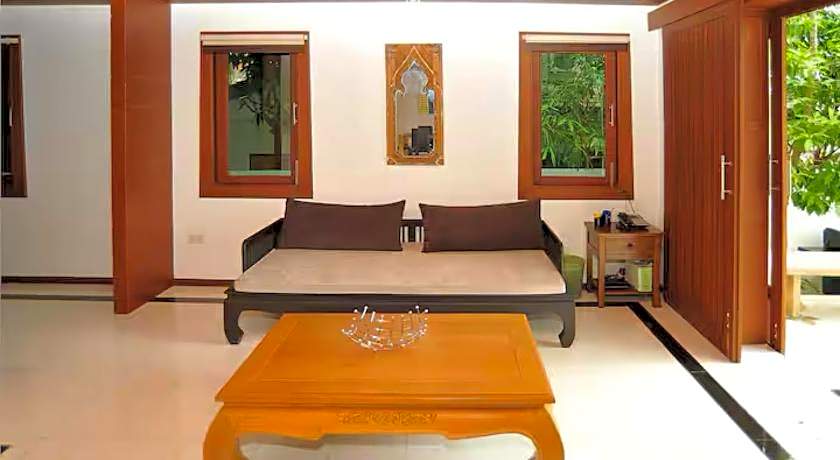 Villa Melitta, Pool, Beach, 360-SeaViews, 6-bed Thai Luxury on Best Location in Samui