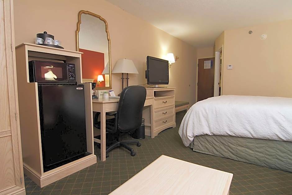 Hampton Inn By Hilton Winchester-University/Mall Area