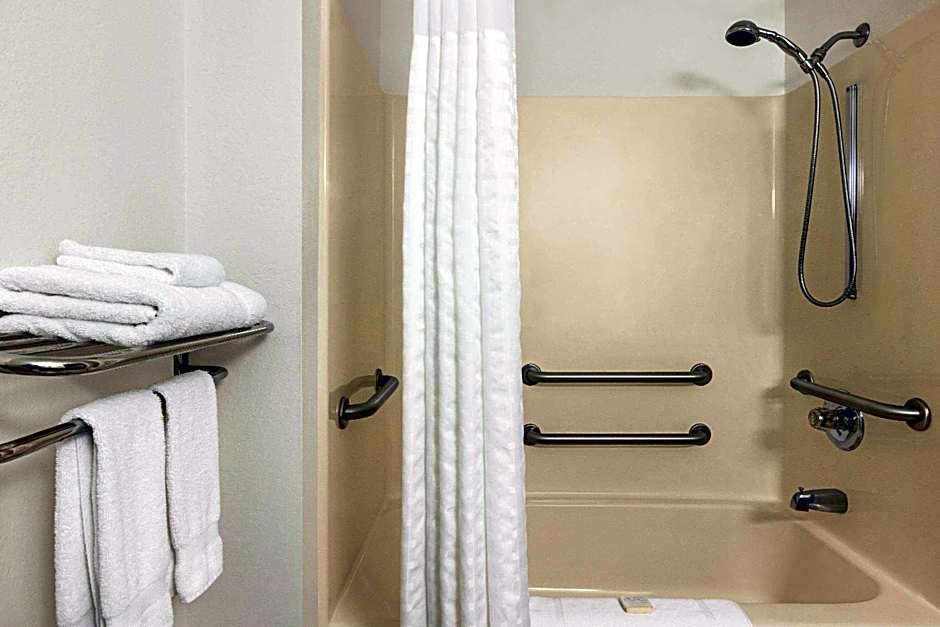 Baymont by Wyndham Cedar Rapids