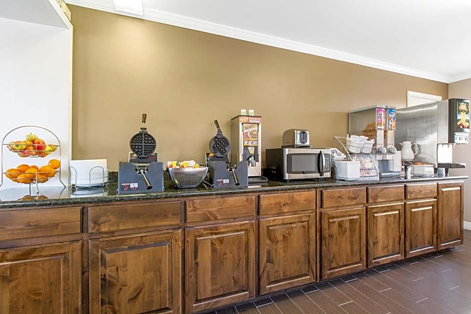 Super 8 by Wyndham Temple S. General Bruce