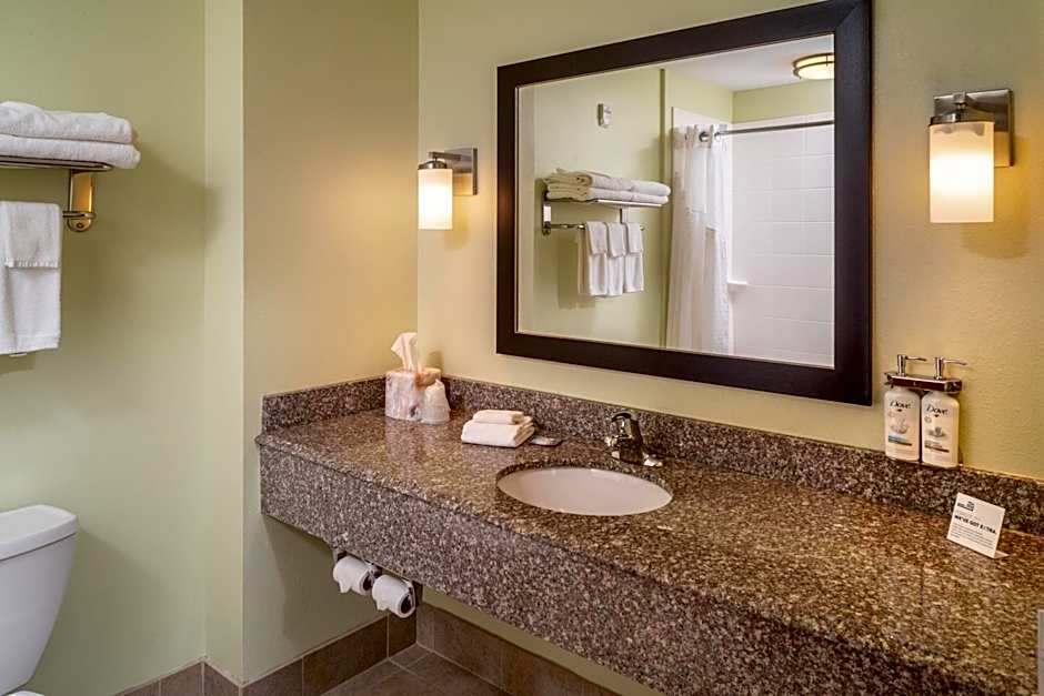 Holiday Inn Express & Suites Lebanon By IHG