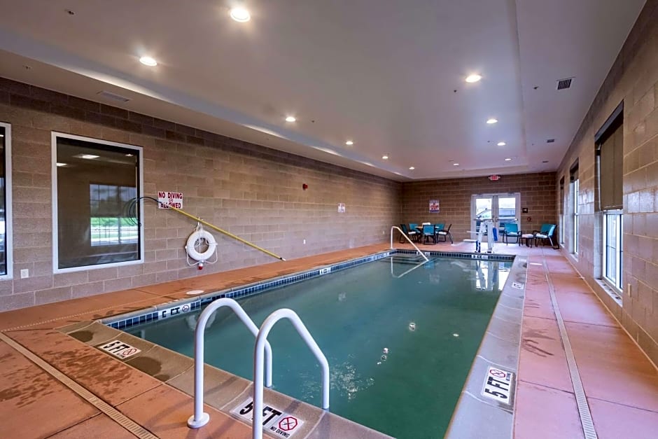 Comfort Inn & Suites - Harrisburg Airport - Hershey South