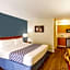 Econo Lodge Inn & Suites University
