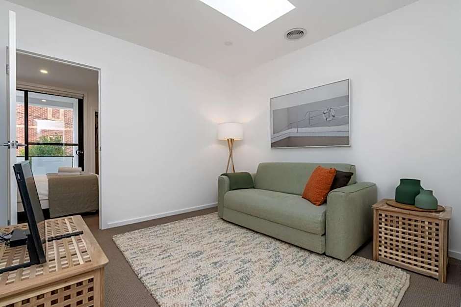 2-Storey Lumiere Townhouse with Private Courtyard - Hosted by Canstay