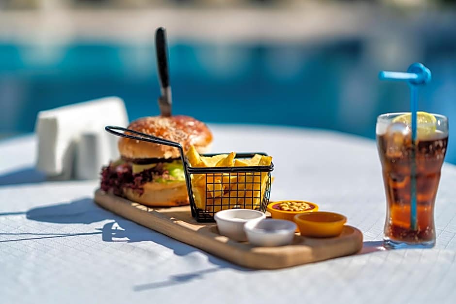 Ata Lagoon Beach Hotel