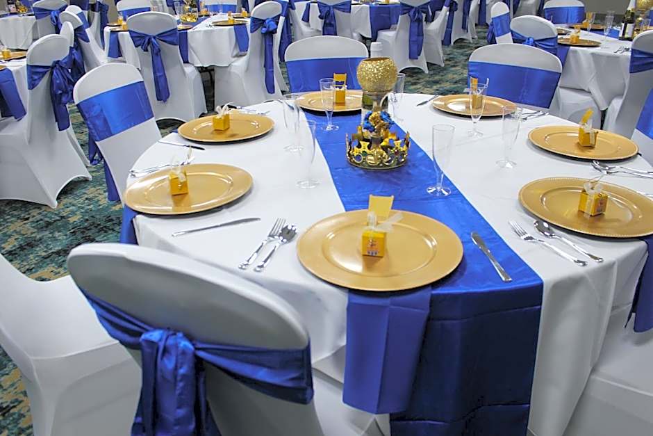 Holiday Inn Express & Suites Shawnee-Kansas City West By IHG