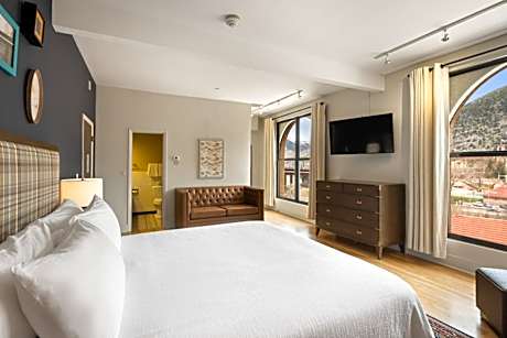 Signature View, 1 K + 1 pullout sofa