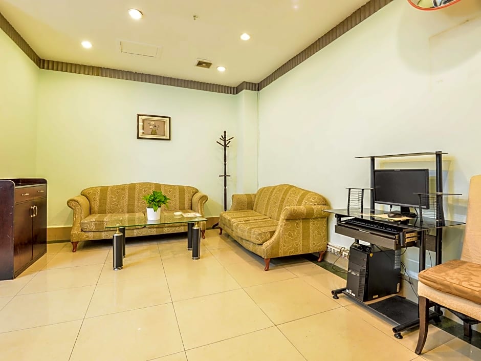 Royalty Hotel