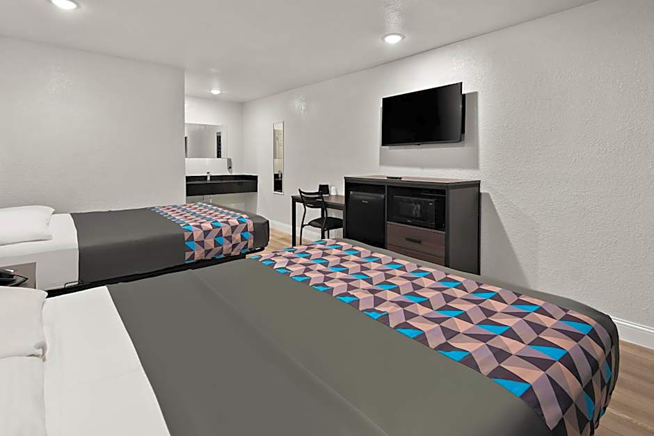 Rodeway Inn Palestine