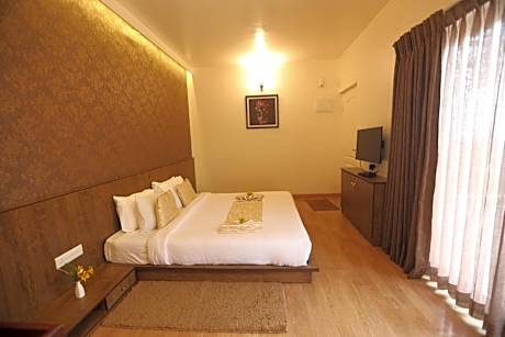 Premium Room balcony with mountain view (2 Adults + 1 Child below 6 years)