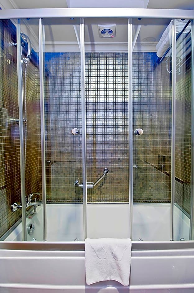 Tugcu Hotel Select