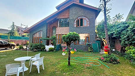 Snowy bliss Srinagar 