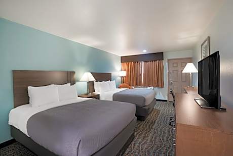 2 Queen Beds Nonsmoking