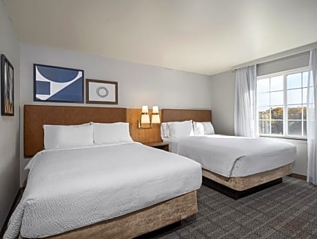 Queen Room with Two Queen Beds - Mobility Access Tub/Non-Smoking