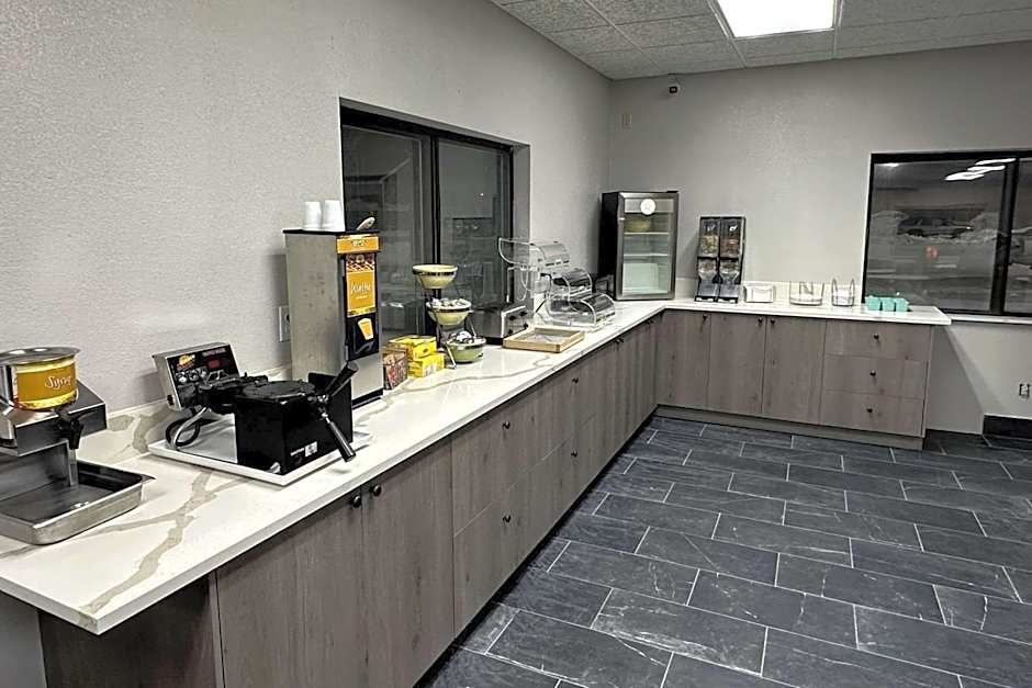 Quality Suites Near West Acres