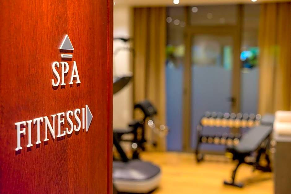 Kyma Suites Beach Hotel