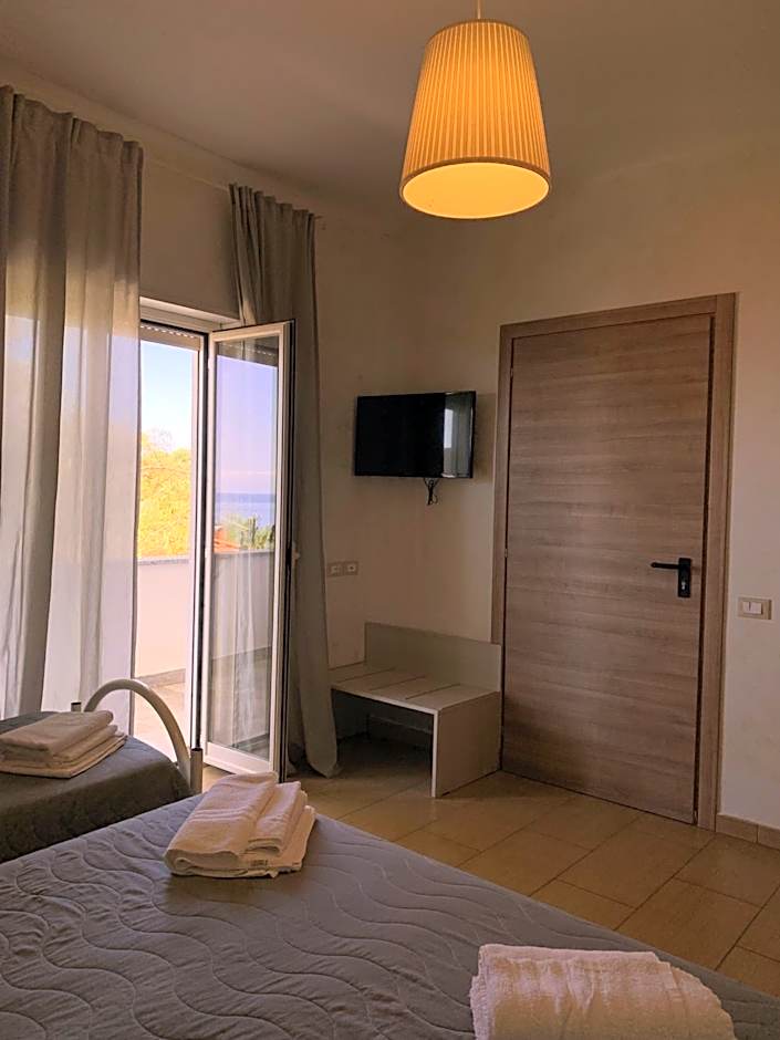 HOTEL MERCURIO SUL MARE - Fish restaurant and private beach