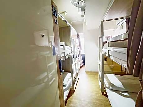 Bed in 6-Bed Mixed Dormitory Room
