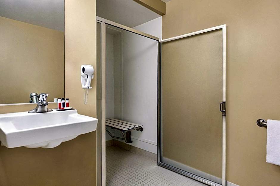 Travelodge by Wyndham Presidio San Francisco