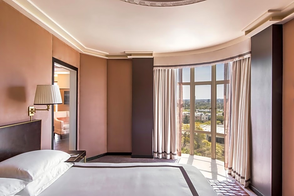 Sunset Tower Hotel