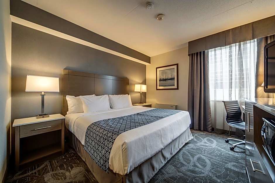 Monte Carlo Inns Airport Suites