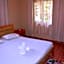 Reef Holiday Apartments