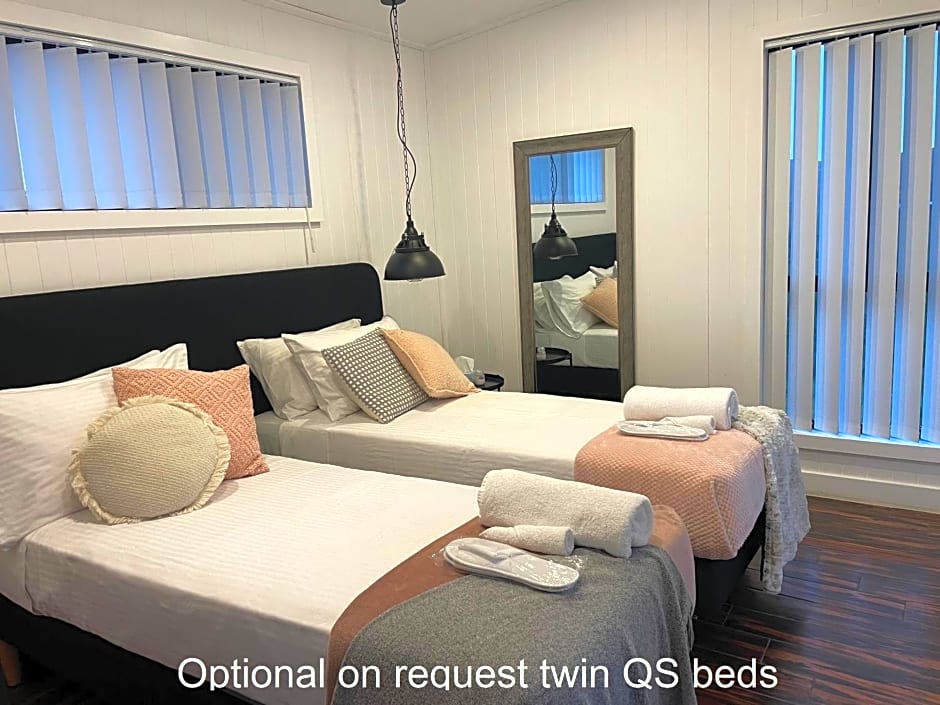 Rose Quartz - 1 Bed with Mountain Views - Kundalini Lodge