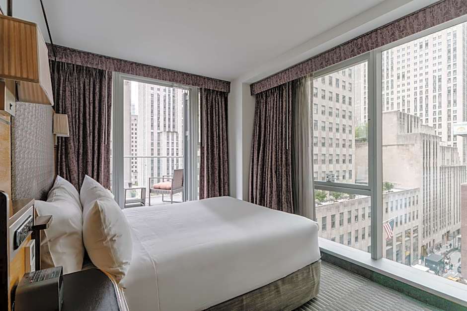 The Jewel, a Club Quarters Hotel, Opposite Rockefeller Center
