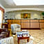 Lamplighter Inn & Suites