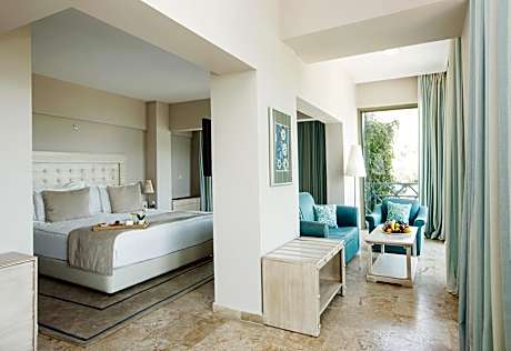 Deluxe Double Room with Balcony and Sea View