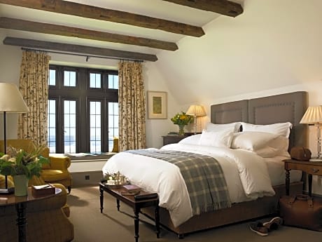 Premier One-Bedroom Suite with Ocean View