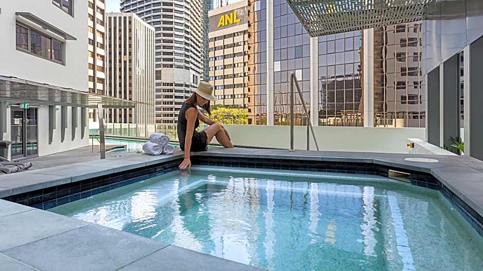 Oaks Brisbane Aurora Suites