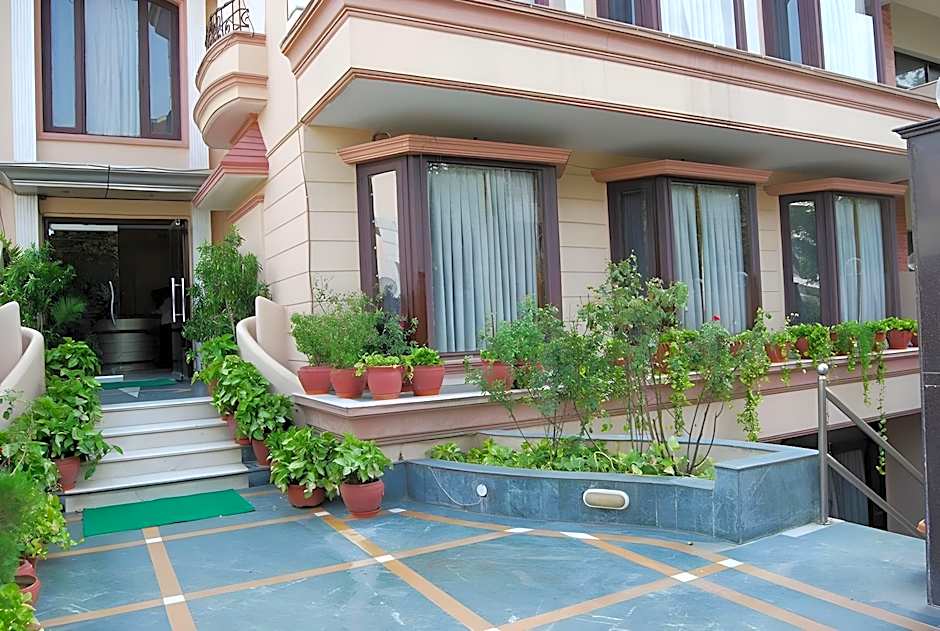 The Maple Leaf @ DLF Cyber City