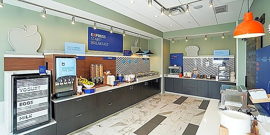 Holiday Inn Express & Suites Franklin - Berry Farms By IHG
