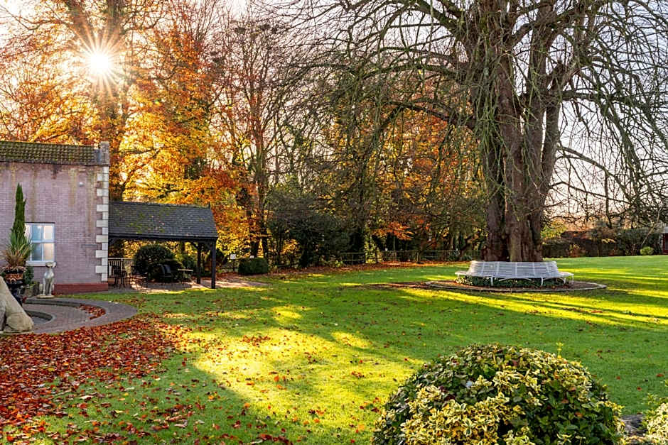 Dunadry Hotel And Gardens