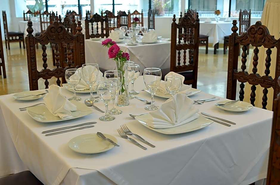 Miraflores Colon Hotel