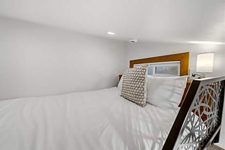 Studio with Mountain View