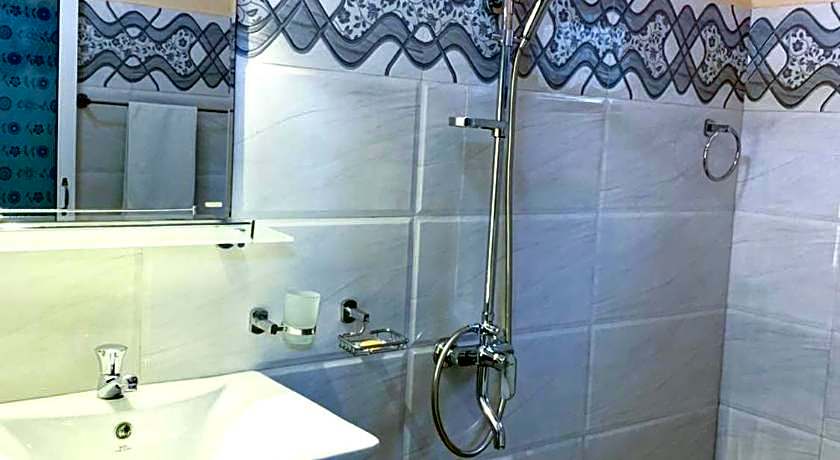 Lahiru Airport Villa