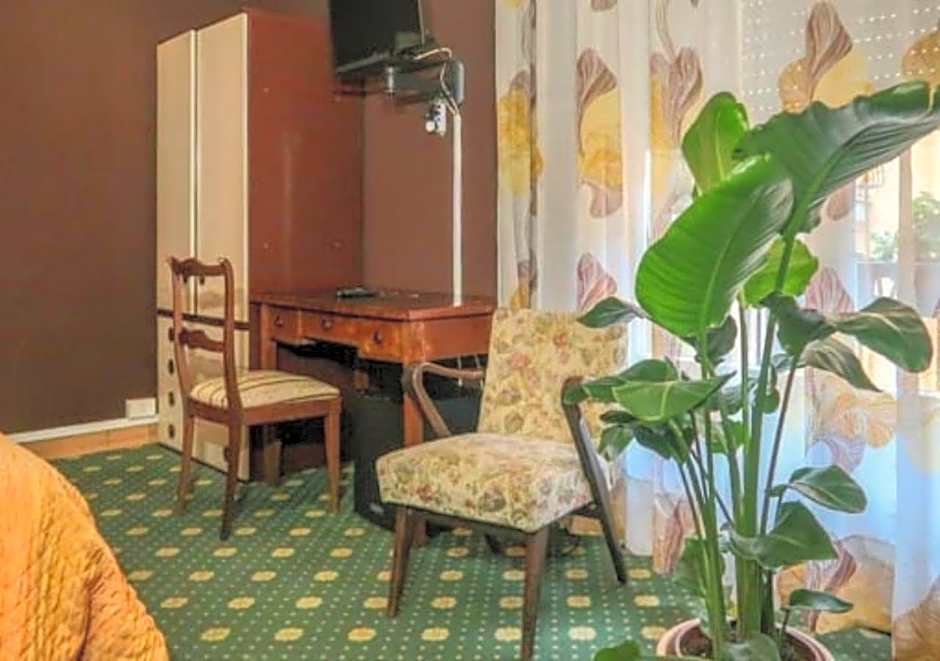 Bridge Hotel