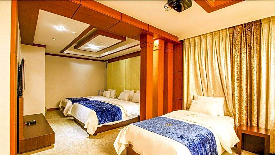 Hotel Charlot Castle