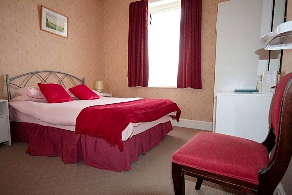 OYO Marine Parade Hotel, Eastbourne Pier