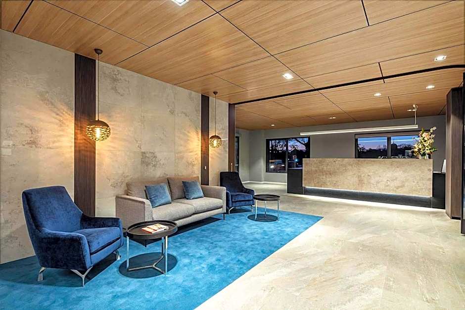 QUALITY HOTEL LAKESIDE