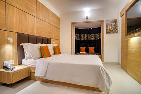 Premier Room with Bay Window Seating