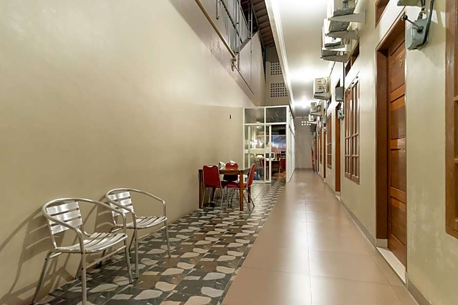 RedDoorz At Joyce Guest House Medan